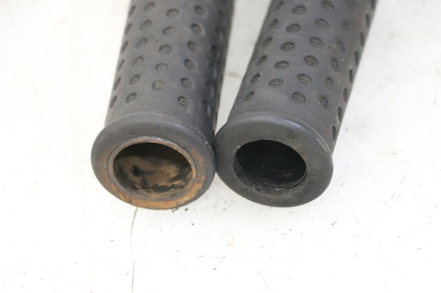 photo de THROTTLE GRIP PIAGGIO VESPA GRANTURISMO 200 (2004 - 2005)
