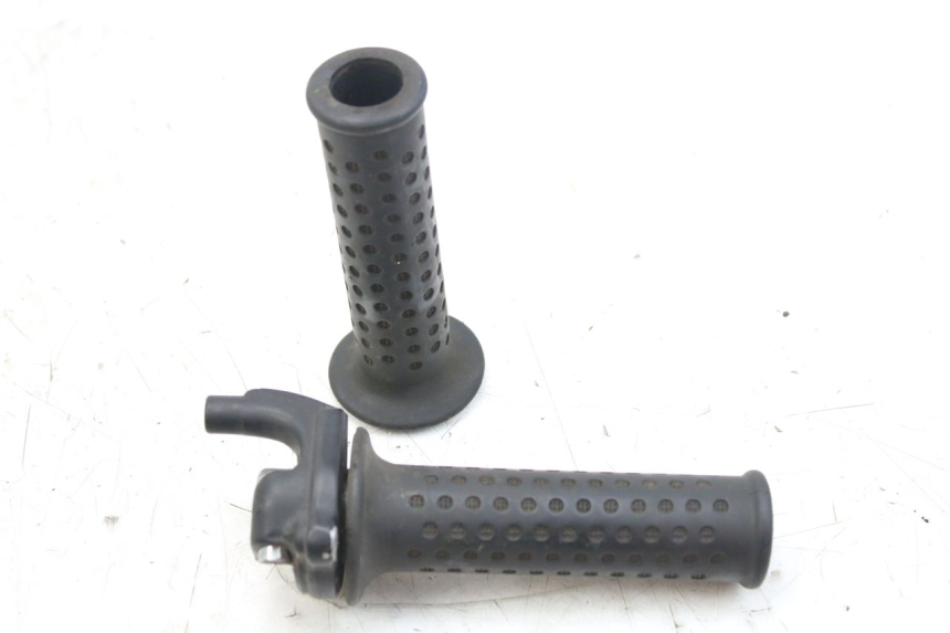 photo de THROTTLE GRIP PIAGGIO X9 EVOLUTION 125 (2003 - 2007)