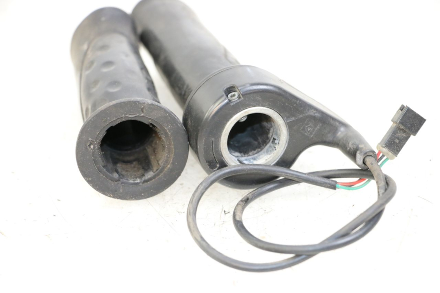 photo de THROTTLE GRIP DOLPHIN PYGMY 1 (2020 - 2024)