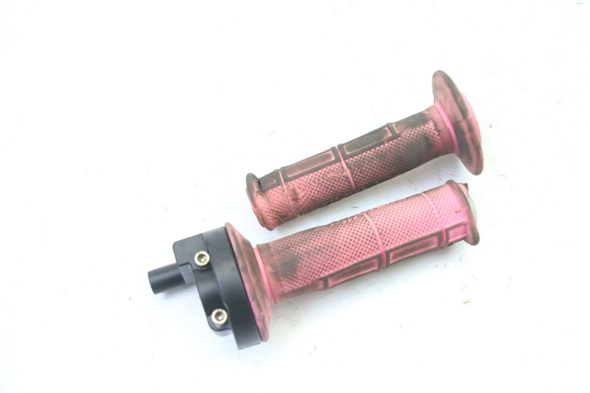 photo de THROTTLE GRIP APOLLO RFZ 150