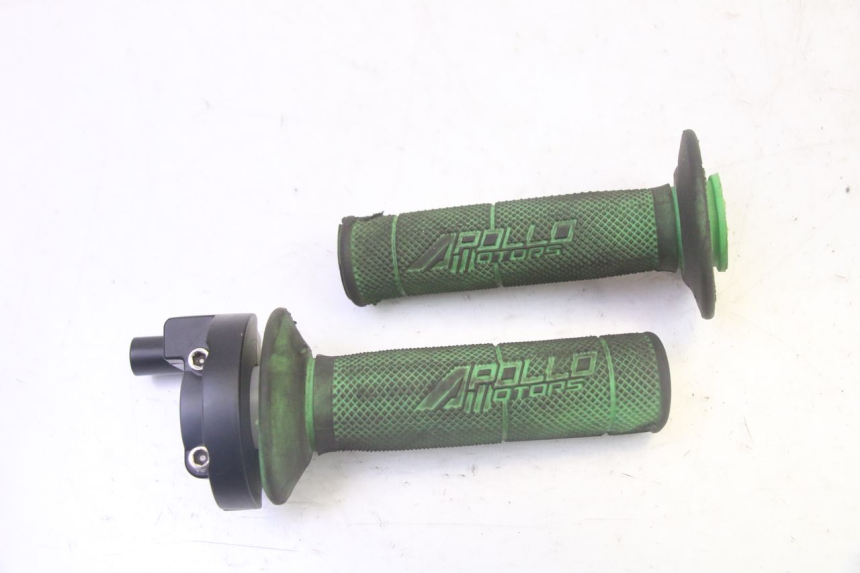 photo de THROTTLE GRIP APOLLO RFZ 125