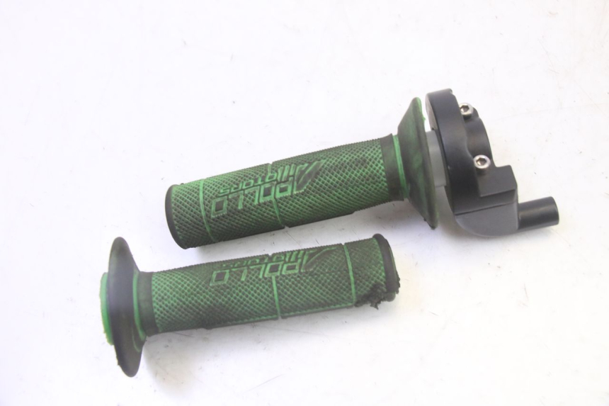 photo de THROTTLE GRIP APOLLO RFZ 125