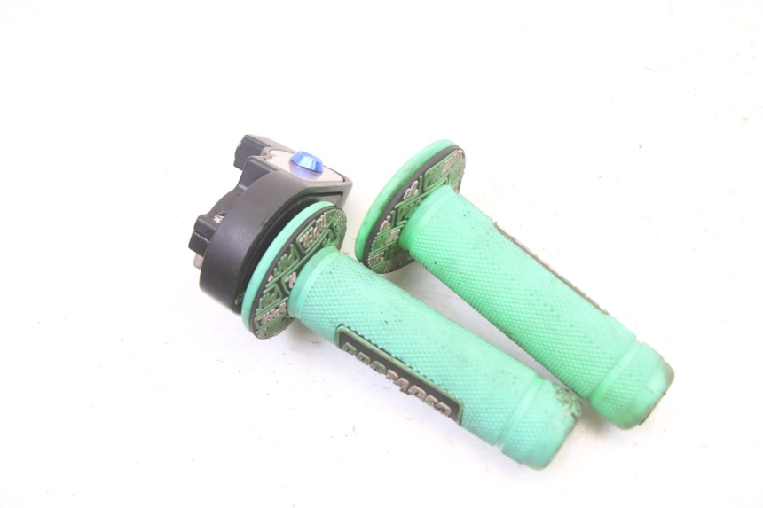 photo de THROTTLE GRIP APOLLO RXF 125