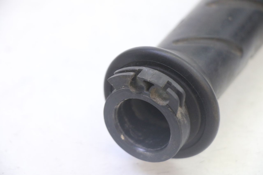 photo de THROTTLE GRIP PEUGEOT SATELIS 125 (2010 - 2012)