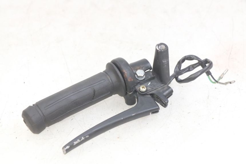 photo de THROTTLE GRIP HONDA SCV LEAD 100 (2003 - 2007)