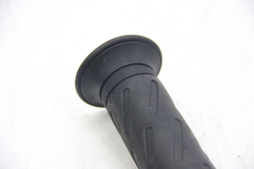 photo de THROTTLE GRIP SUZUKI SIXTEEN 125 (2008 - 2010)