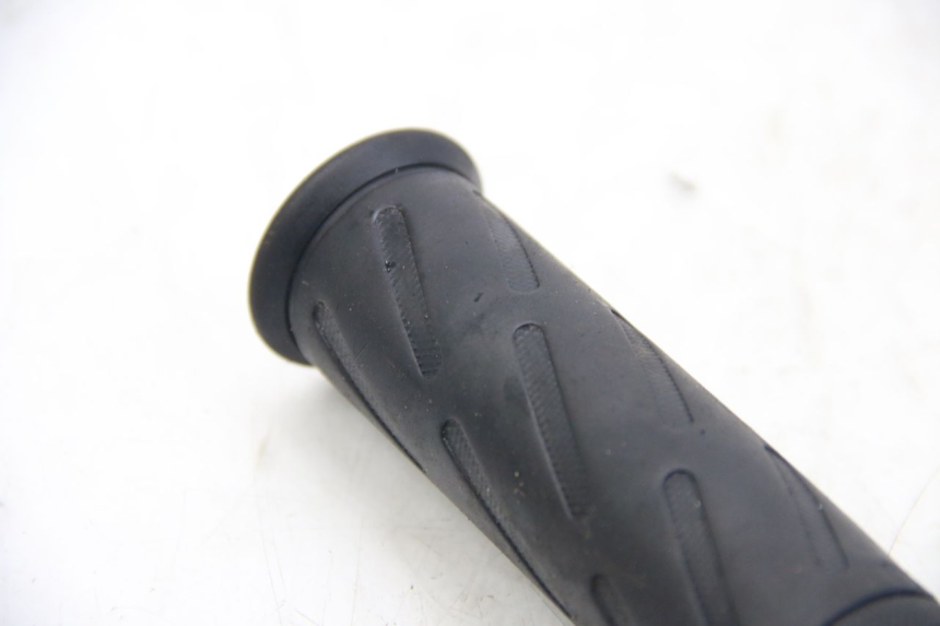 photo de THROTTLE GRIP SUZUKI SIXTEEN 125 (2008 - 2010)