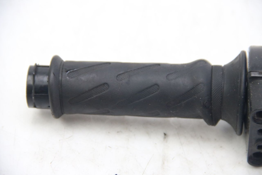 photo de THROTTLE GRIP SUZUKI SIXTEEN 125 (2008 - 2010)