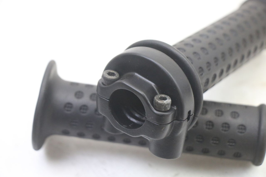 photo de THROTTLE GRIP APRILIA SXR 50 (2021 - 2023)