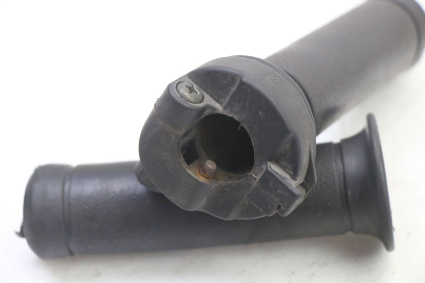 photo de THROTTLE GRIP PEUGEOT TWEET 4T 50 (2014 - 2019)