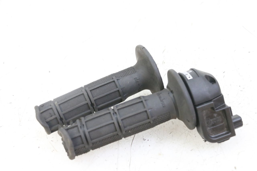 photo de THROTTLE GRIP VENT DERAPAGE 50 (2018 - 2023)