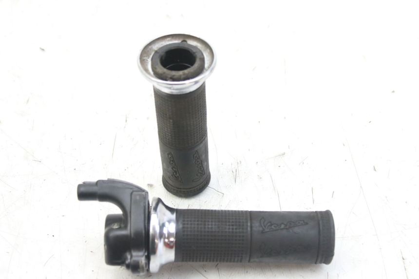 photo de THROTTLE GRIP PIAGGIO VESPA LX 2T 50 (2005 - 2013)