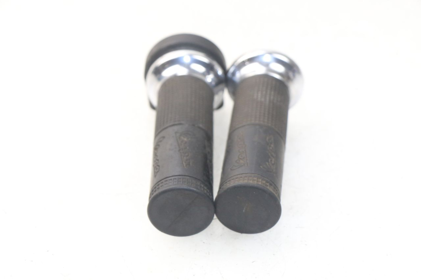 photo de THROTTLE GRIP PIAGGIO VESPA LX IE 125 (2010 - 2012)