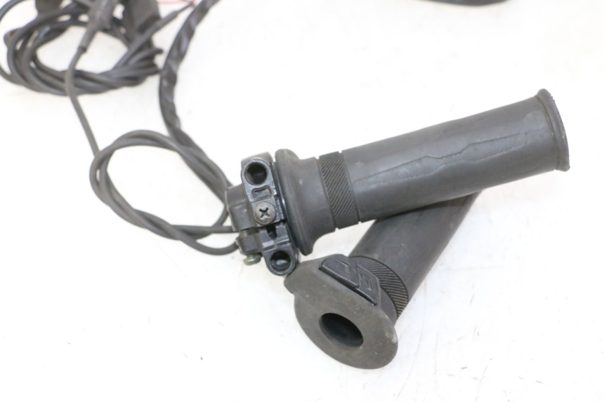 photo de THROTTLE GRIP YAMAHA XMAX X-MAX 125 (2006 - 2009)
