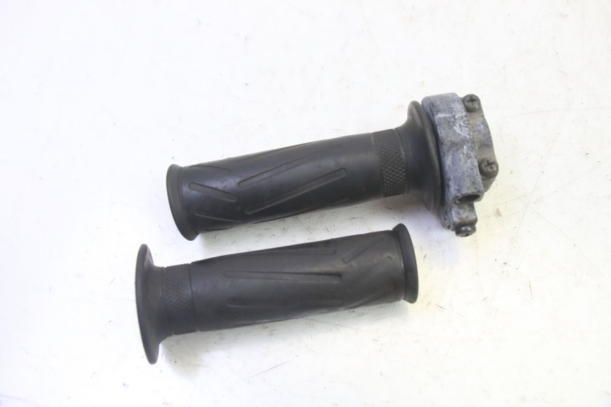 photo de THROTTLE GRIP YAMAHA X-MAX XMAX 250 (2006 - 2009)