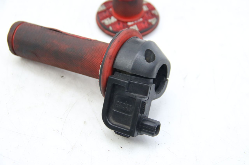 photo de THROTTLE GRIP PEUGEOT XP6 50 (1997 - 2003)