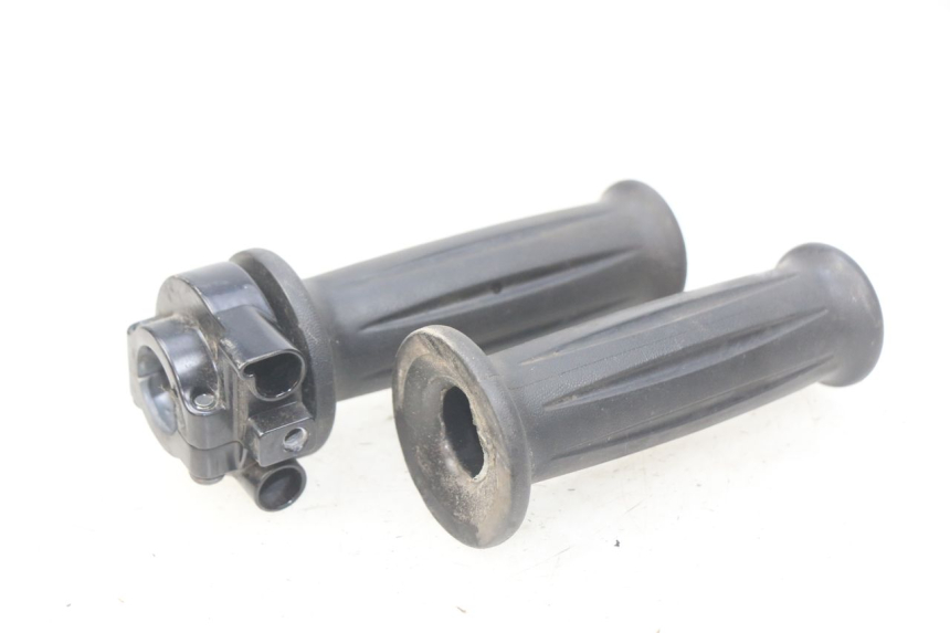 photo de THROTTLE GRIP YAMAHA D'ELIGHT DELIGHT 115 (2013 - 2017)