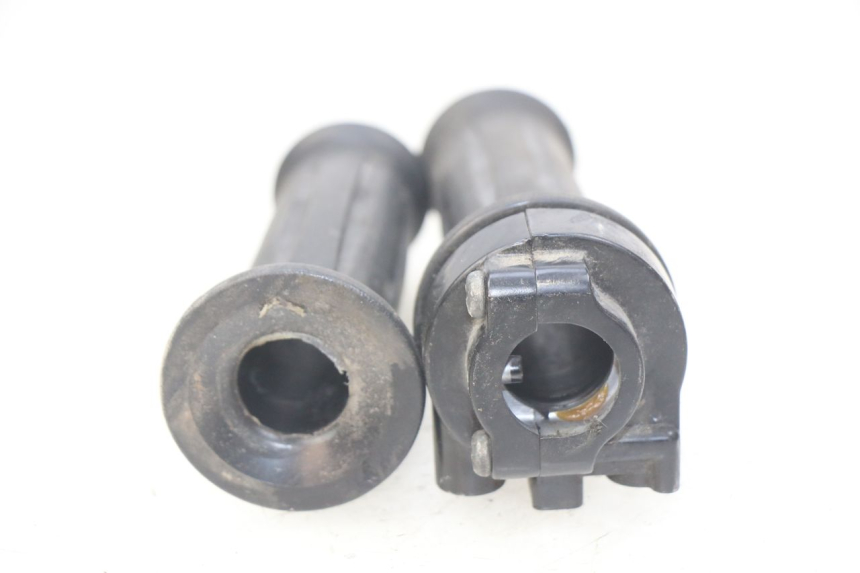 photo de THROTTLE GRIP YAMAHA D'ELIGHT DELIGHT 115 (2013 - 2017)