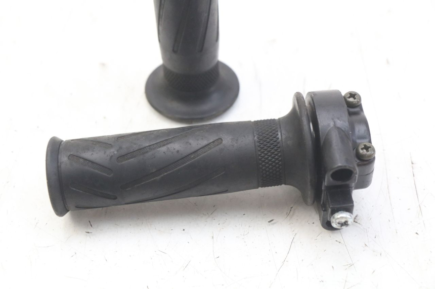 photo de THROTTLE GRIP YAMAHA X-CITY XCITY 125 (2007 - 2008)