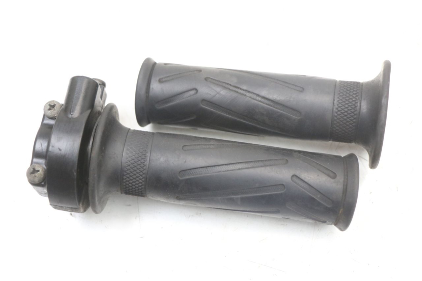 photo de THROTTLE GRIP YAMAHA X-MAX XMAX 250 (2006 - 2009)