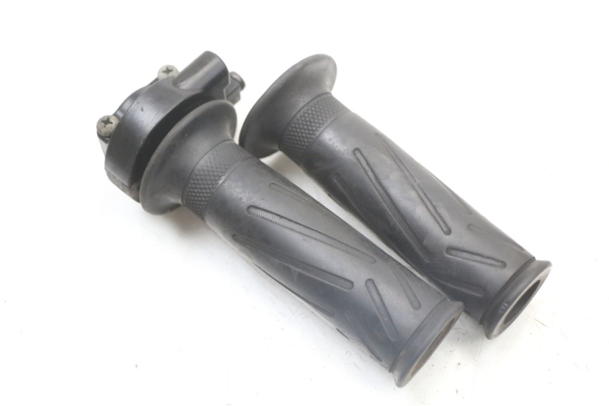 photo de THROTTLE GRIP YAMAHA X-MAX XMAX 250 (2006 - 2009)