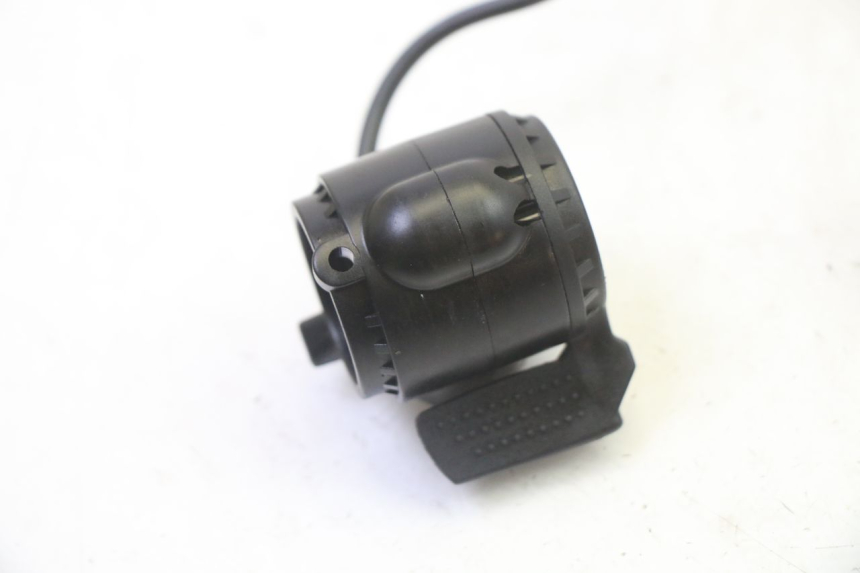 photo de THROTTLE GRIP MOOVWAY Z8 1