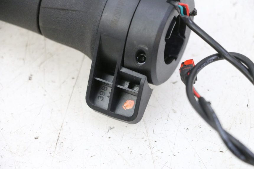 photo de THROTTLE GRIP SEGWAY NINEBOT ZT3 PRO 1