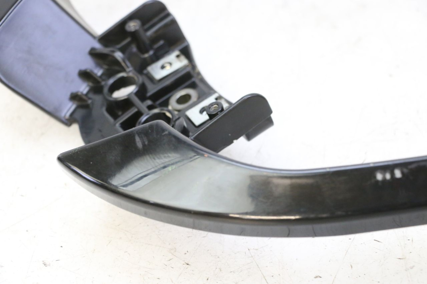 photo de GRAB RAIL QUADRO 4 4D 350 (2015 - 2018)