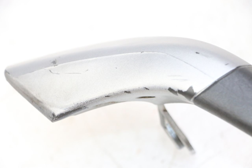 photo de RIGHT GRAB RAIL  PIAGGIO MP3 125 (2006 - 2014) - Fixing points details