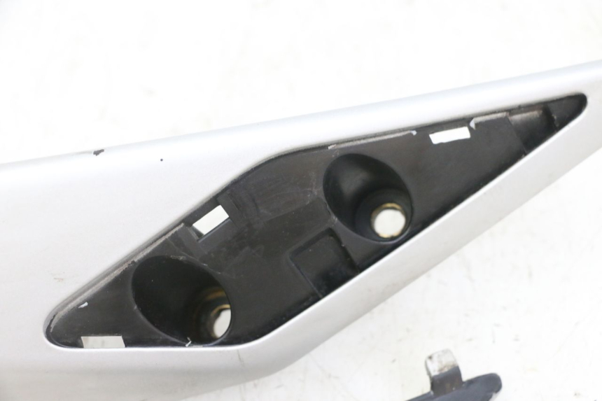 photo de RIGHT GRAB RAIL  PEUGEOT SATELIS 125 (2013 - 2018)