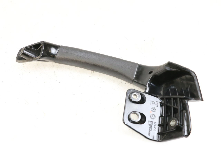 photo de LEFT REAR HANDLEBAR PIAGGIO MP3 500 (2011 - 2015)