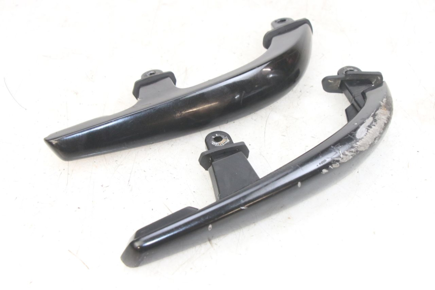 photo de LEFT REAR HANDLEBAR YAMAHA X-MAX XMAX 250 (2006 - 2009)