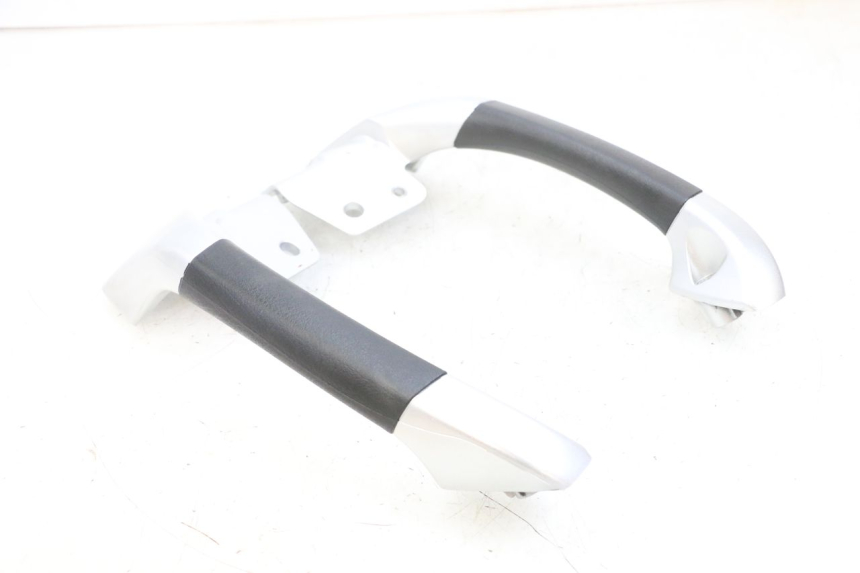 photo de GRAB RAIL PIAGGIO MP3 RL 250 (2007 - 2010) - Surface and material condition