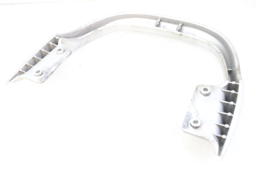 photo de GRAB RAIL PEUGEOT CITYSTAR 125 (2011 - 2017)