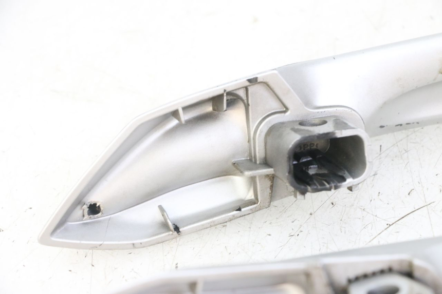 photo de REAR HANDLEBARS PEUGEOT SATELIS 125 (2010 - 2012)