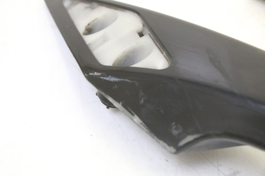 photo de GRAB RAIL PEUGEOT SATELIS 125 (2013 - 2018)