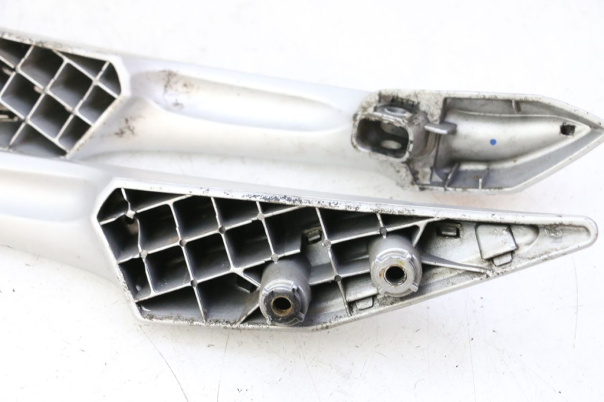 photo de REAR HANDLEBARS PEUGEOT SATELIS 125 (2006 - 2009)