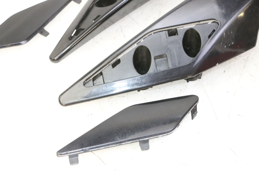 photo de GRAB RAIL PEUGEOT SATELIS 125 (2013 - 2018)