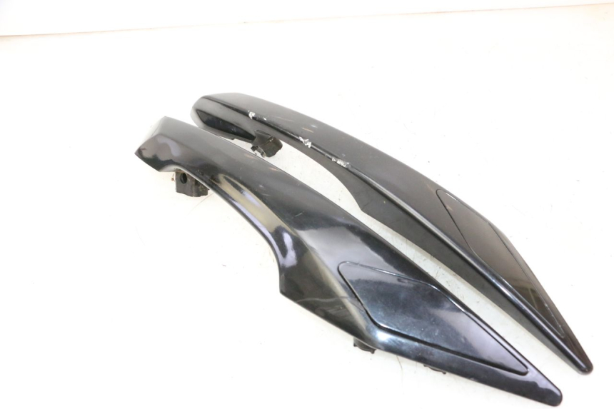 photo de GRAB RAIL PEUGEOT SATELIS 125 (2013 - 2018)