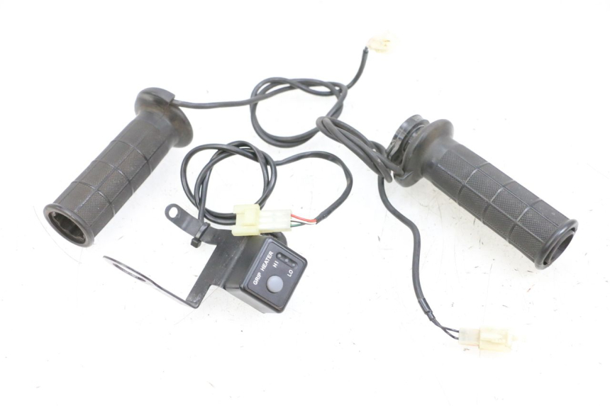 photo de HANDLEBAR GRIP SUZUKI BURGMAN 650 (2013 - 2020)