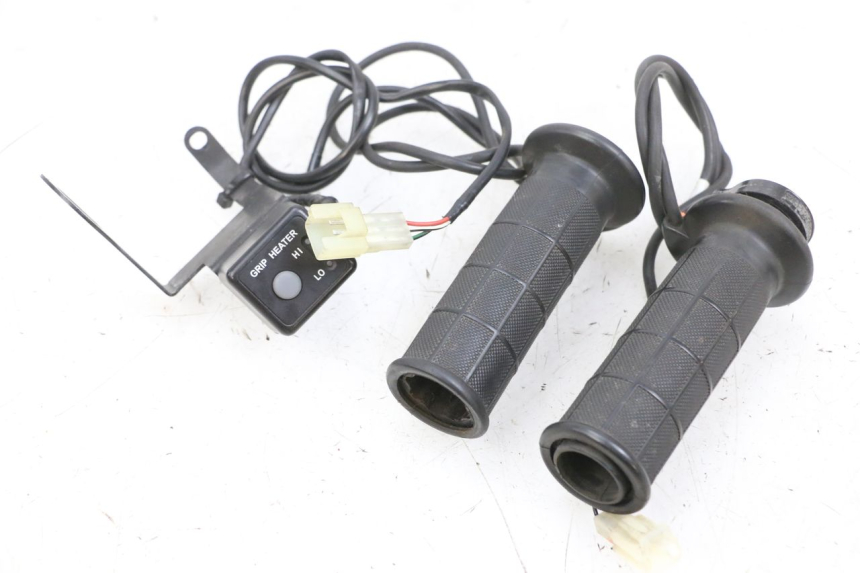 photo de HANDLEBAR GRIP SUZUKI BURGMAN 650 (2013 - 2020)