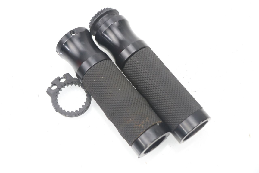 photo de HANDLEBAR GRIP HONDA CBF 500 (2004 - 2007)