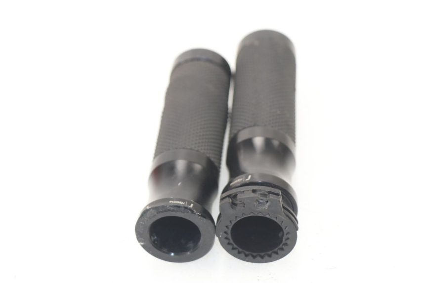 photo de HANDLEBAR GRIP HONDA CBF 500 (2004 - 2007)