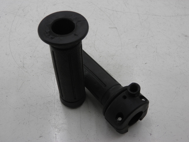 photo de HANDLEBAR GRIP HONDA FES PANTHEON 125 (2003 - 2007)