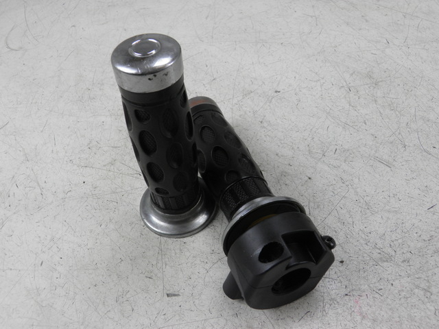 photo de HANDLEBAR GRIP JONWAY SOLANA 50 (2007 - 2016)