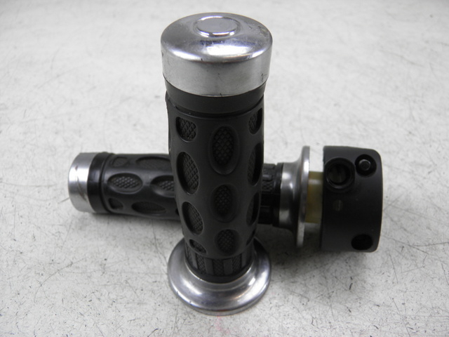 photo de HANDLEBAR GRIP JONWAY SOLANA 50 (2007 - 2016)