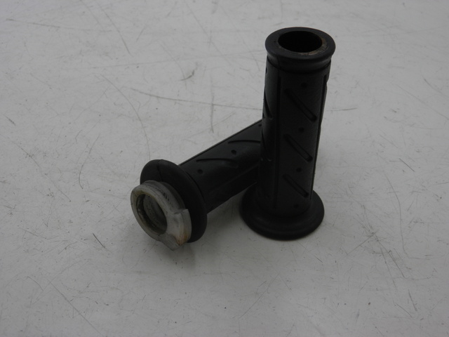 photo de HANDLEBAR GRIP KYMCO SPACER 50 (1998 - 2009)