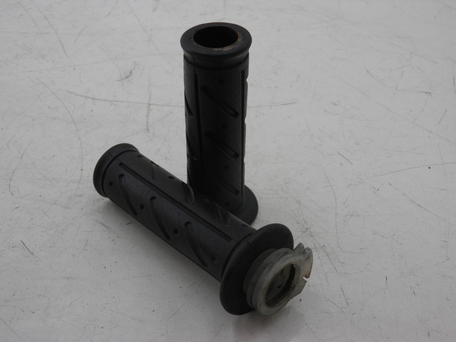 photo de HANDLEBAR GRIP KYMCO SPACER 50 (1998 - 2009)