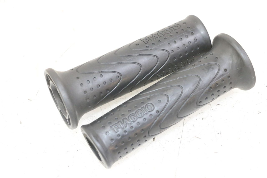 photo de HANDLEBAR GRIP PIAGGIO MP3 LT 300 (2010 - 2016)