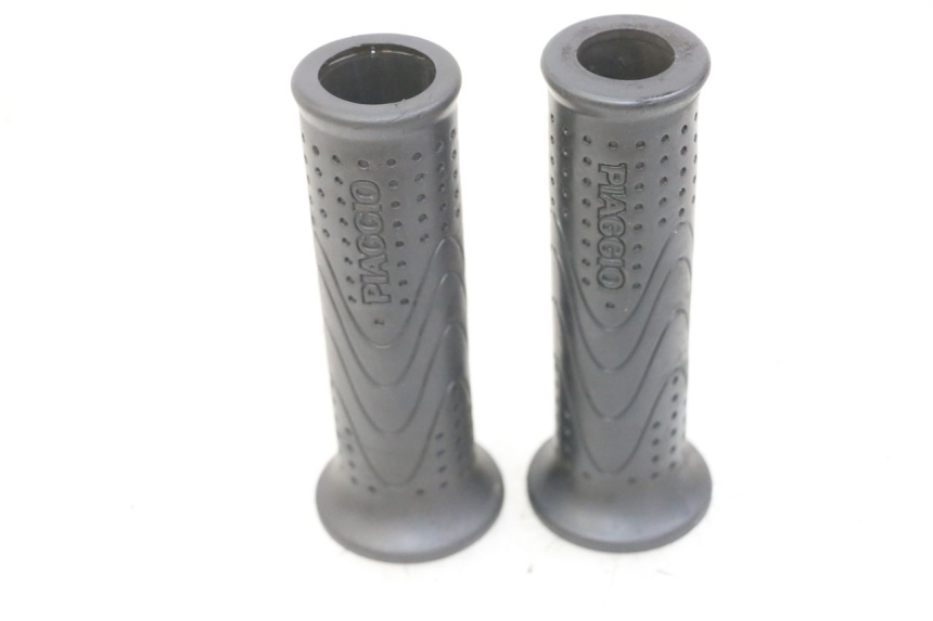 photo de HANDLEBAR GRIP PIAGGIO MP3 LT 300 (2010 - 2016)